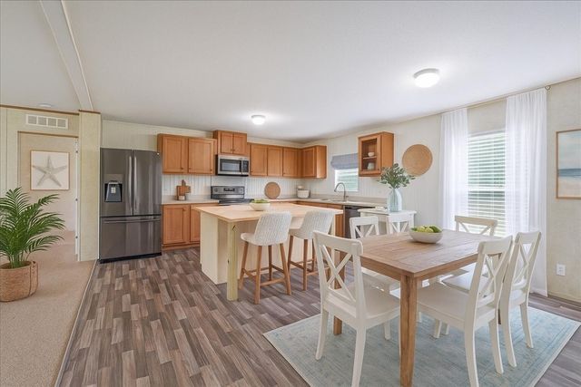 101 Liberty Street, Bonneau, SC 29431