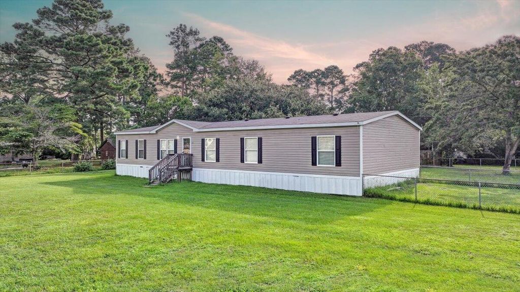 101 Liberty Street, Bonneau, SC 29431