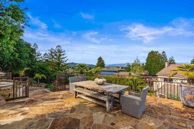 3207 Swiss Ct, Napa, CA 94558