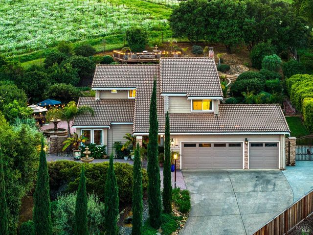 3207 Swiss Ct, Napa, CA 94558