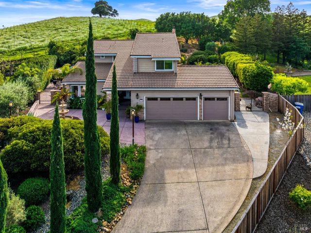 3207 Swiss Ct, Napa, CA 94558