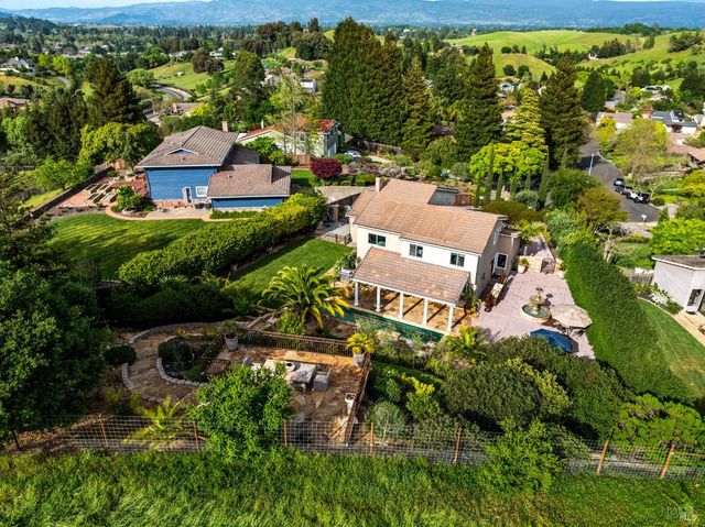 3207 Swiss Ct, Napa, CA 94558