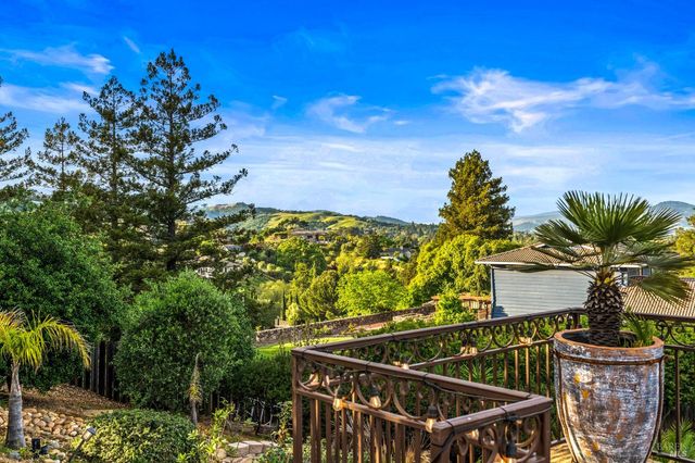 3207 Swiss Ct, Napa, CA 94558