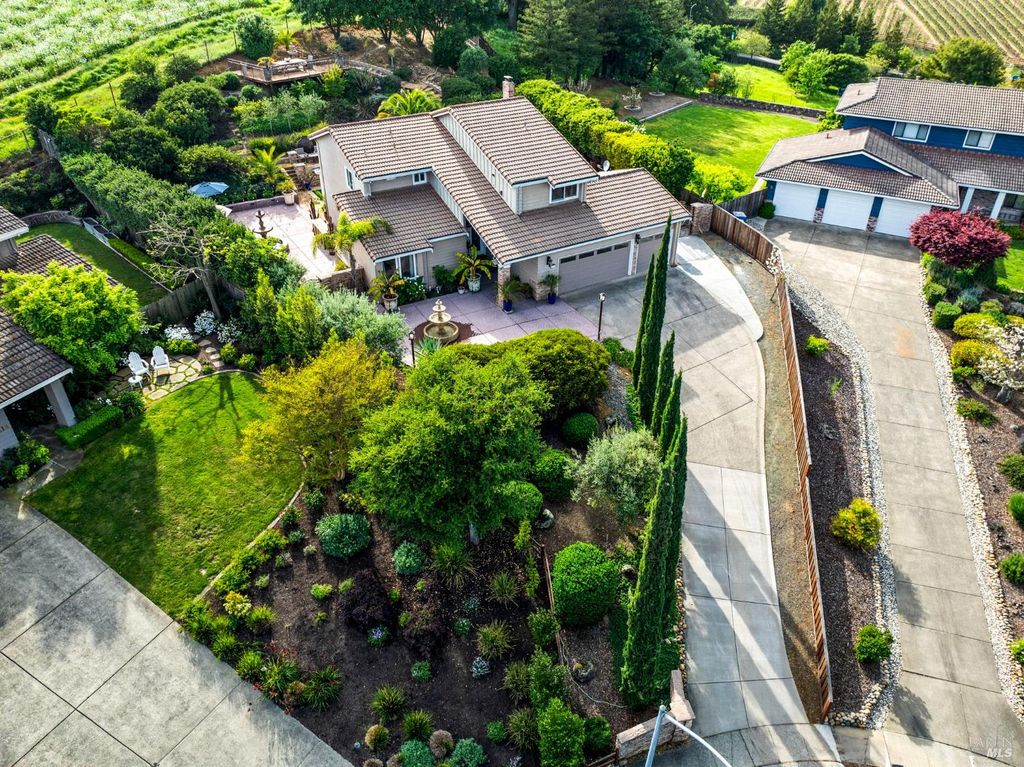 3207 Swiss Ct, Napa, CA 94558