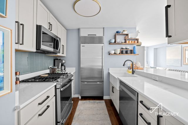 200 E 84th St Apt 11F, New York City, NY 10028