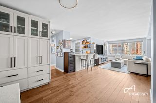 200 E 84th St Apt 11F, New York City, NY 10028
