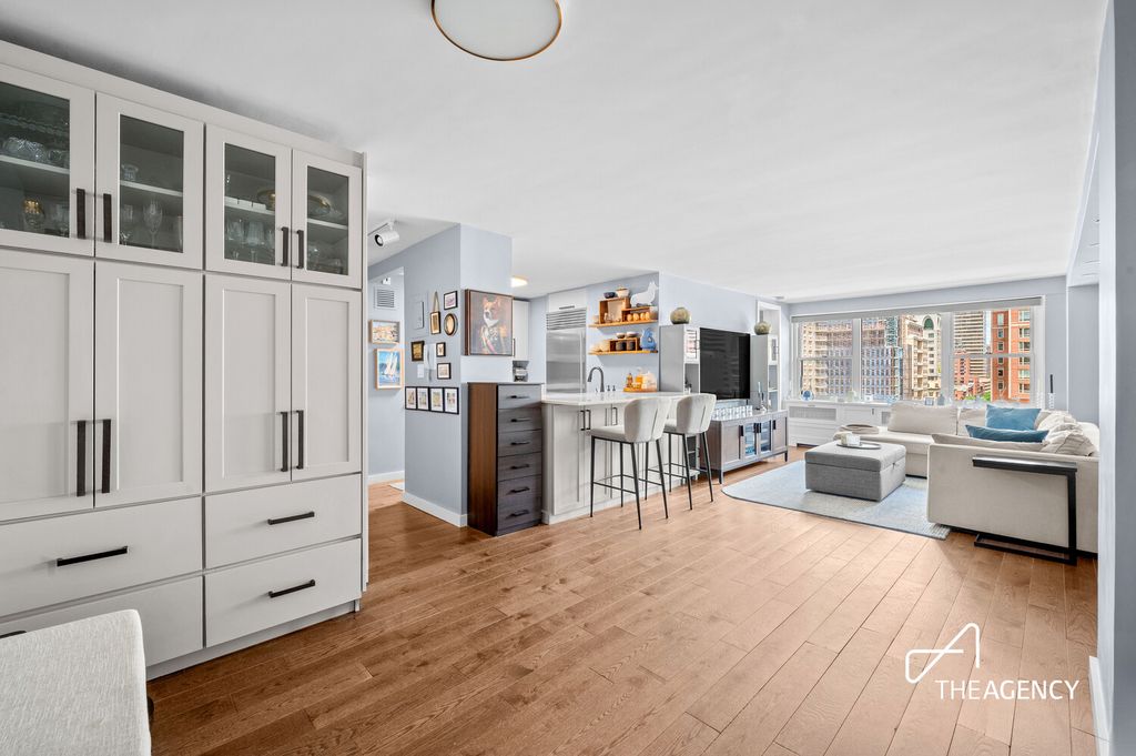 200 E 84th St Apt 11F, New York City, NY 10028