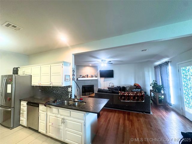 10922 E Canyon Oaks Boulevard, Claremore, OK 74017