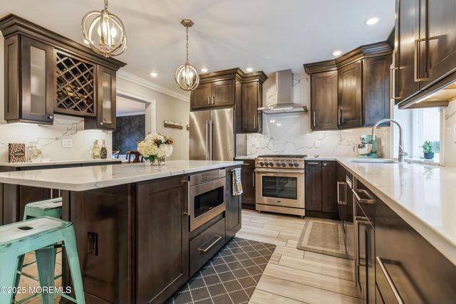 44 Manor Drive, Marlboro, NJ 07746