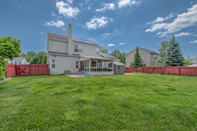 1094 Vista Drive, Gurnee, IL 60031