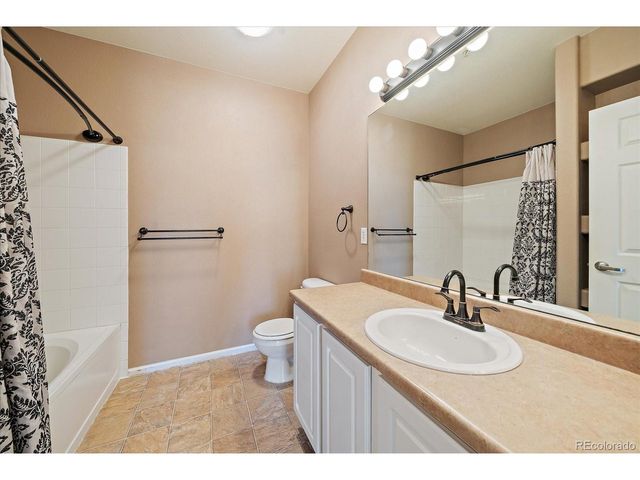 5255 Memphis St 2-202, Denver, CO 80239
