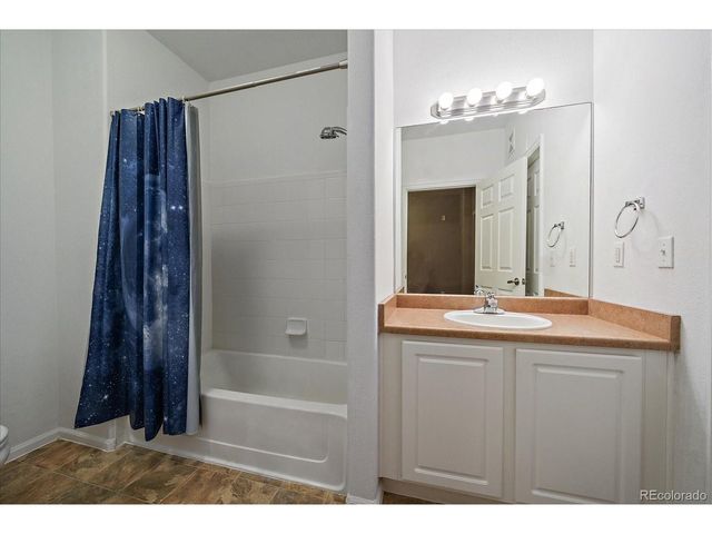 5255 Memphis St 2-202, Denver, CO 80239