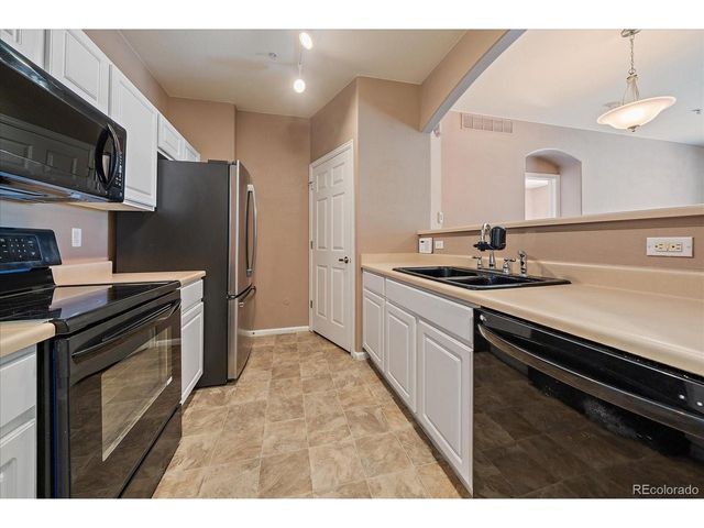 5255 Memphis St 2-202, Denver, CO 80239