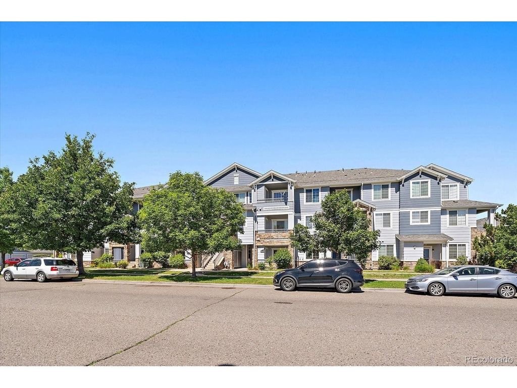 5255 Memphis St 2-202, Denver, CO 80239