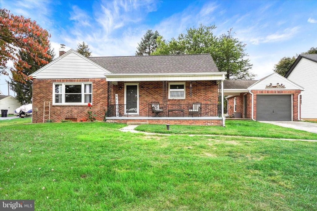 738 WISE AVE, Red Lion, PA 17356