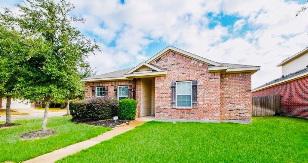 8238 Almera Falls Drive, Cypress, TX 77433