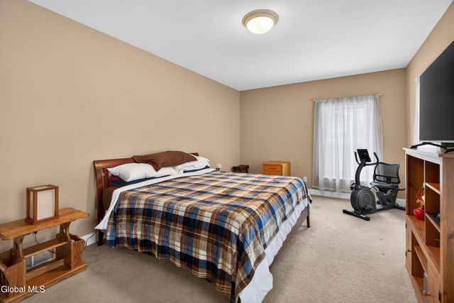 15 Debbie Lane, Sand Lake, NY 12018