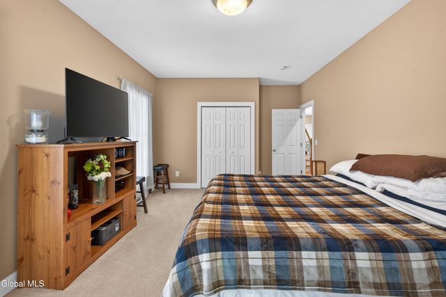 15 Debbie Lane, Sand Lake, NY 12018