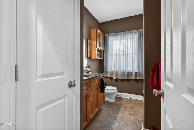 15 Debbie Lane, Sand Lake, NY 12018