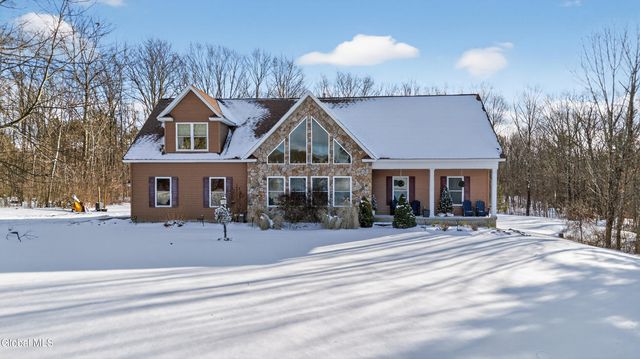 15 Debbie Lane, Sand Lake, NY 12018