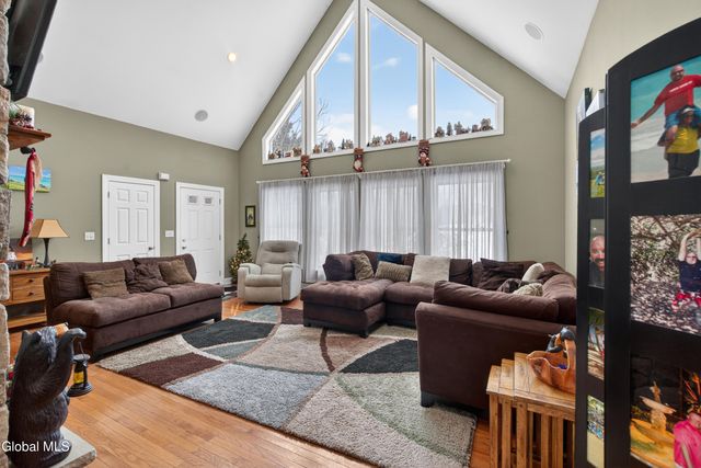 15 Debbie Lane, Sand Lake, NY 12018