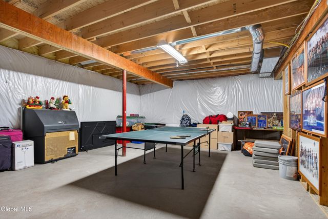 15 Debbie Lane, Sand Lake, NY 12018