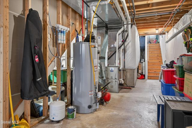 15 Debbie Lane, Sand Lake, NY 12018