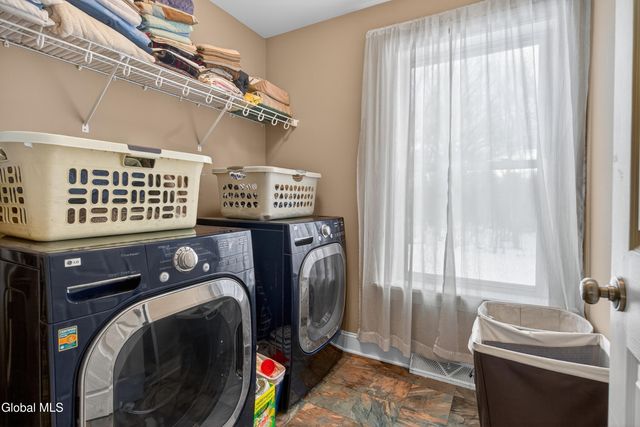 15 Debbie Lane, Sand Lake, NY 12018