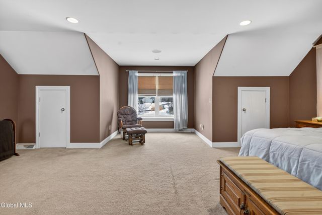 15 Debbie Lane, Sand Lake, NY 12018