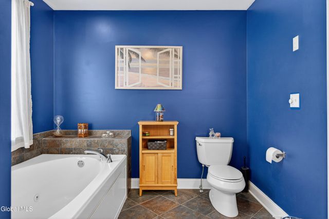 15 Debbie Lane, Sand Lake, NY 12018