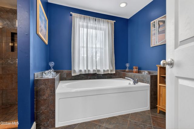 15 Debbie Lane, Sand Lake, NY 12018