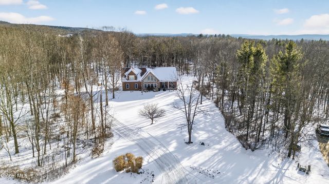 15 Debbie Lane, Sand Lake, NY 12018