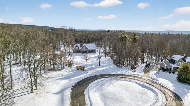 15 Debbie Lane, Sand Lake, NY 12018