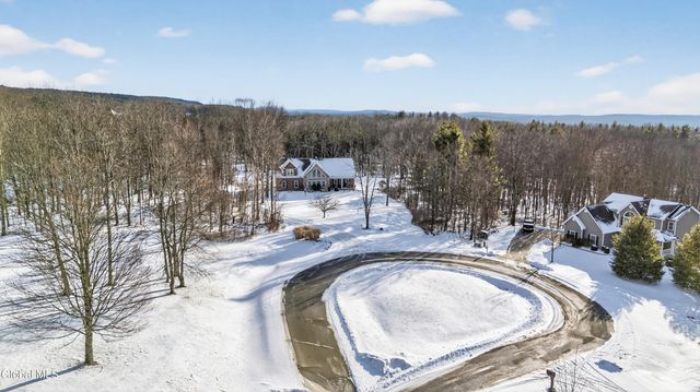 15 Debbie Lane, Sand Lake, NY 12018