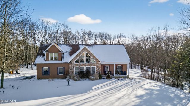 15 Debbie Lane, Sand Lake, NY 12018