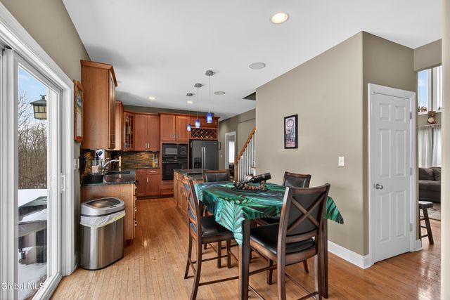 15 Debbie Lane, Sand Lake, NY 12018