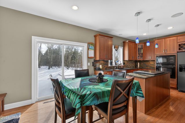 15 Debbie Lane, Sand Lake, NY 12018