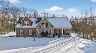 15 Debbie Lane, Sand Lake, NY 12018