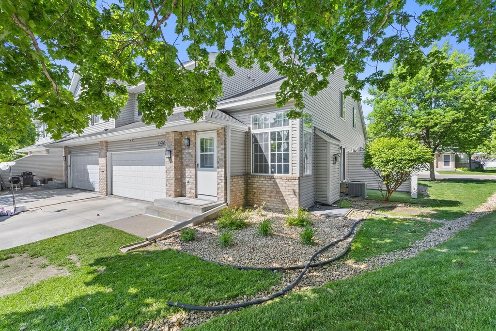 12598 74th Avenue N, Maple Grove, MN 55369 — photo 2