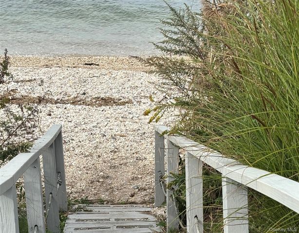 350 Soundview Road, Orient, NY 11957