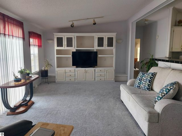 2405 Treelane Drive, Traverse City, MI 49686