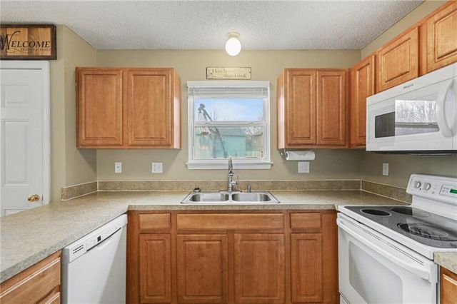 17150 OAKLEY Street, Gardner, KS 66030