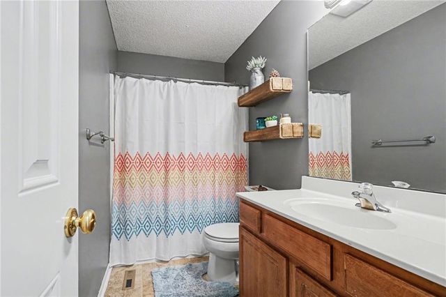 17150 OAKLEY Street, Gardner, KS 66030