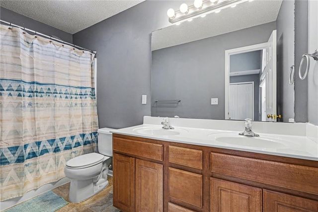 17150 OAKLEY Street, Gardner, KS 66030