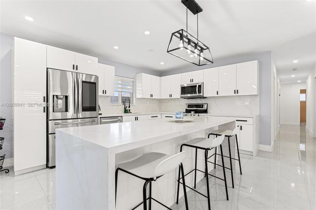 12724 SW 33rd Ter, Miami, FL 33175