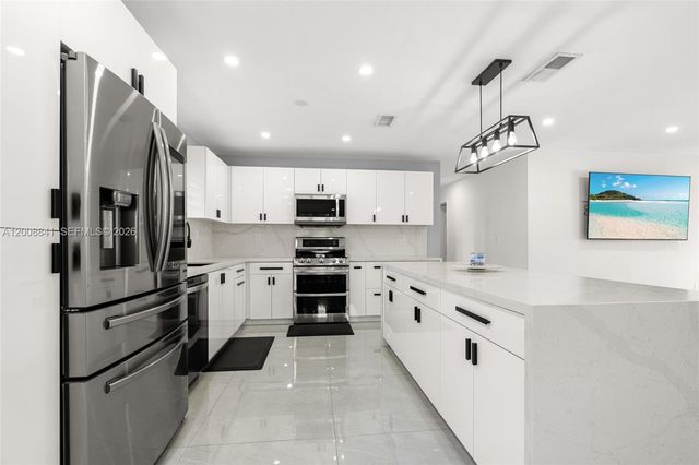 12724 SW 33rd Ter, Miami, FL 33175