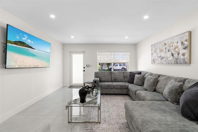 12724 SW 33rd Ter, Miami, FL 33175