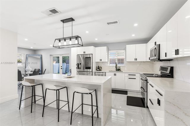 12724 SW 33rd Ter, Miami, FL 33175