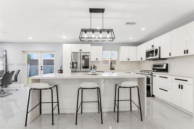 12724 SW 33rd Ter, Miami, FL 33175