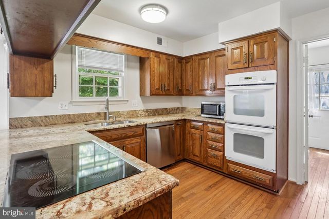 903 RIDGE DR, Mclean, VA 22101